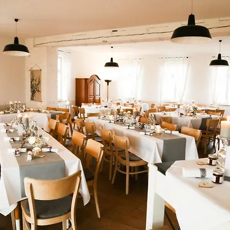 펜션 Gutshaus Landwert Hof Stahlbrode